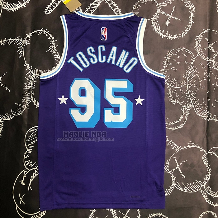 Maglia
 Juan Toscano-Anderson NO 95 Los Angeles Lakers Citta
 2021-22 Viola
